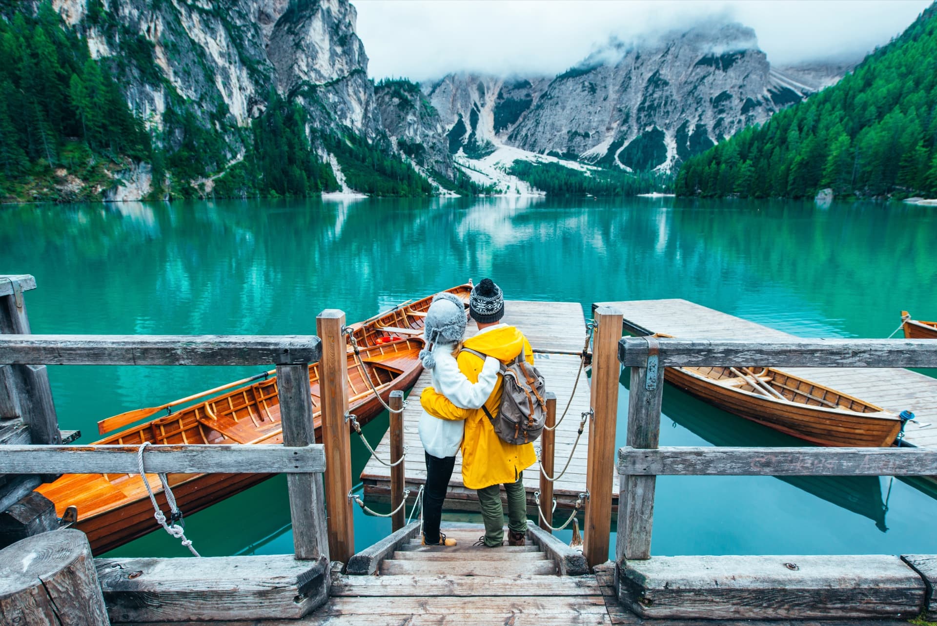 The Ultimate Guide to Floating Houseboats on Dal Lake, Kashmir